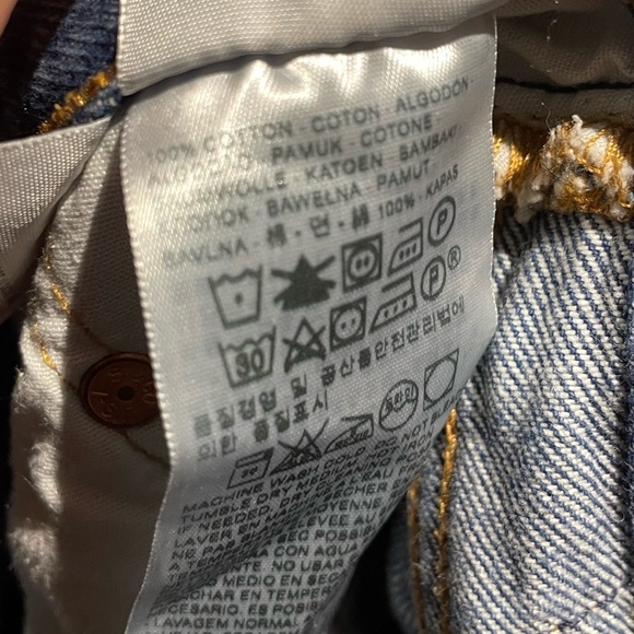 Levi’s Jean Short - Picture 7 of 9